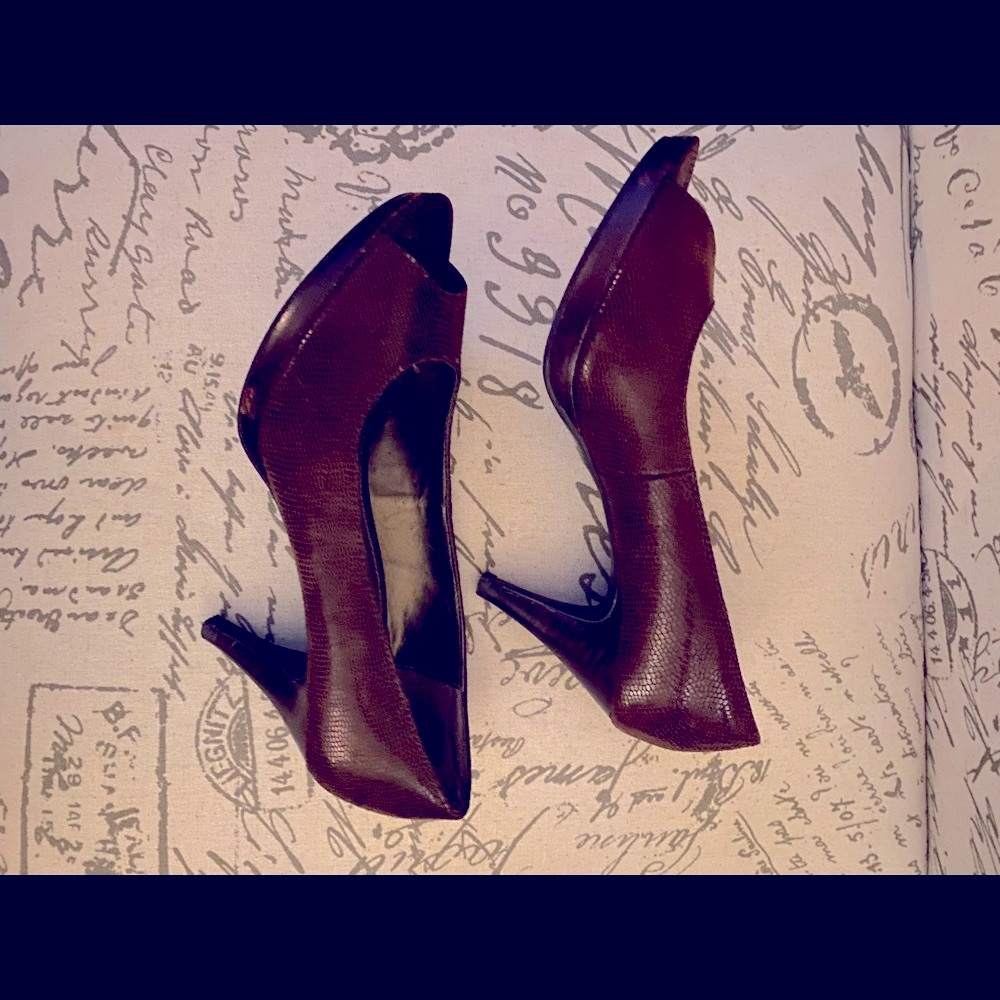 Heels - Picture 7 of 7